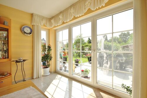 Elegante Villa mit Fernblick und Wintergarten (003a)