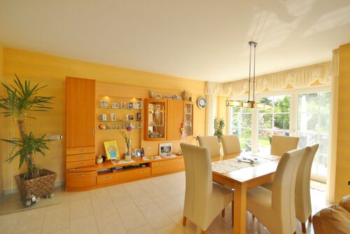 Elegante Villa mit Fernblick und Wintergarten (003a)