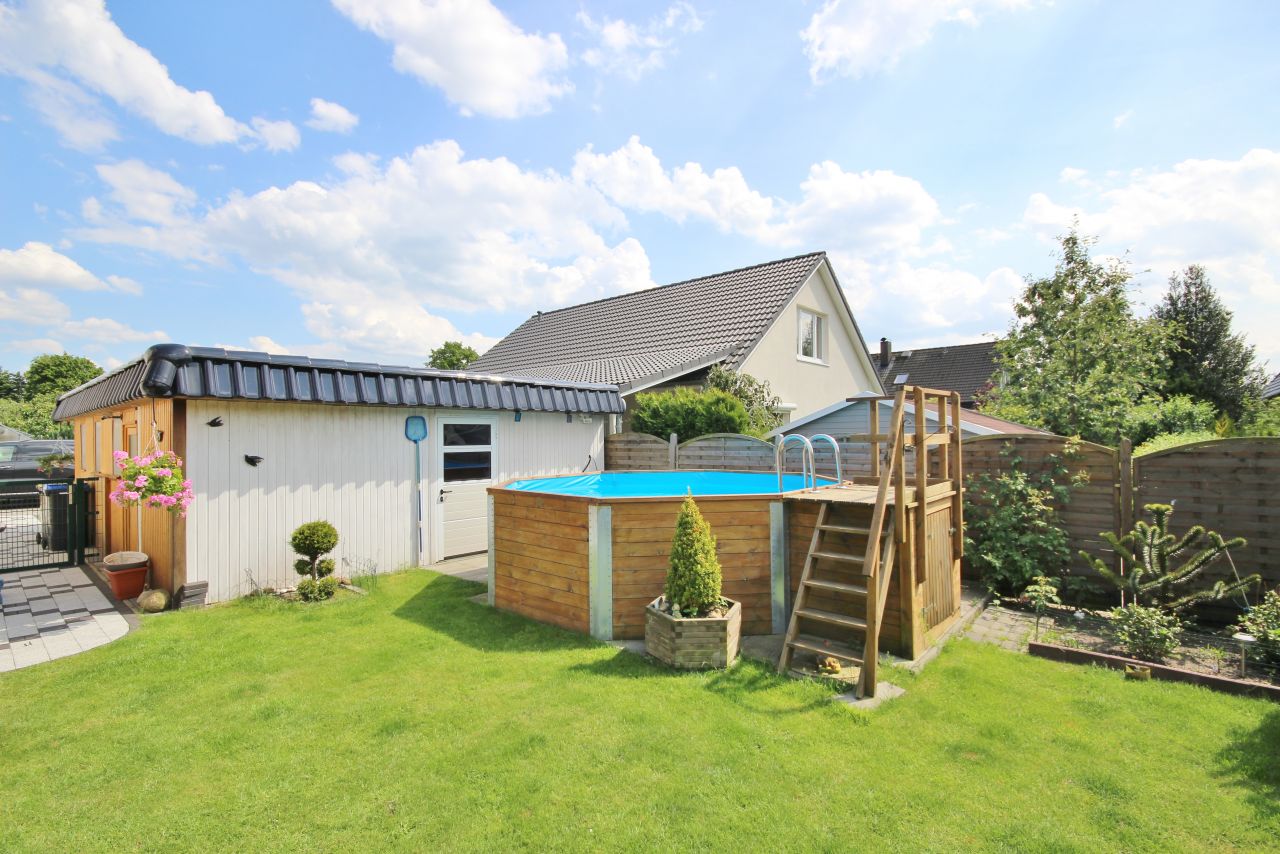 Elegante Villa mit Fernblick und Wintergarten (003a)