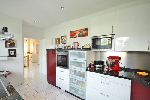 Elegante Villa mit Fernblick und Wintergarten (003a)