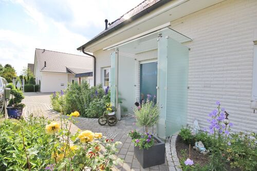 Elegante Villa mit Fernblick und Wintergarten (003a)