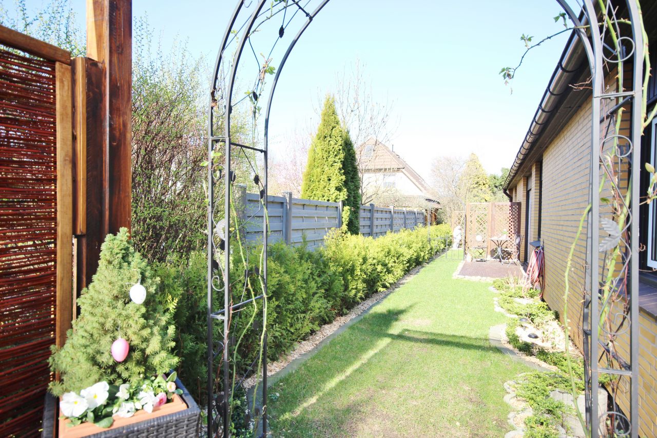 Traumhaftes Einfamilienhaus mit Seeblick – Ihr neues Zuhause! (002a)