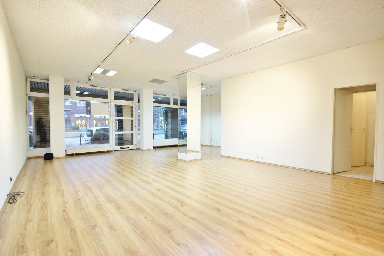 Modernes Loft mit großzügiger Raumgestaltung und hochwertigen Ausstattungsdetails (010a)
