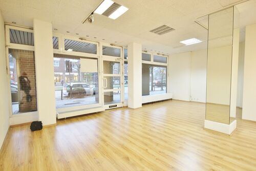 Modernes Loft mit großzügiger Raumgestaltung und hochwertigen Ausstattungsdetails (010a)