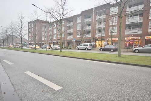 Modernes Loft mit großzügiger Raumgestaltung und hochwertigen Ausstattungsdetails (010a)
